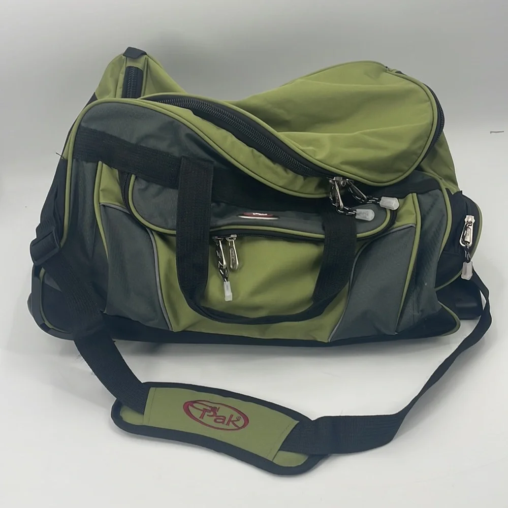 Calpak Champ 21” Carry-On Rolling